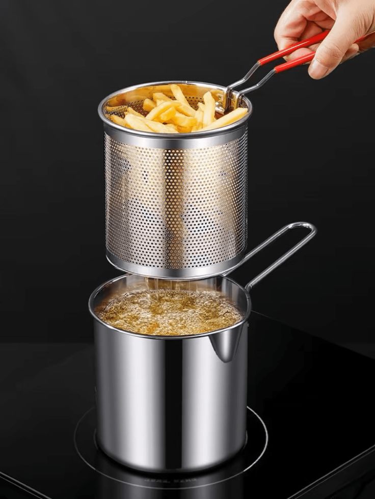 Stainless Steel Deep Fryer Pot with Strainer